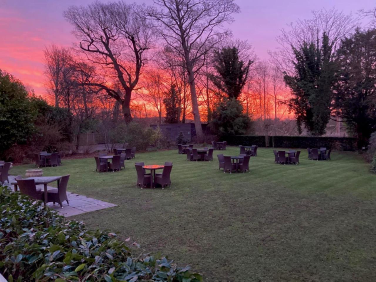 The Riverside House Hotel Mildenhall Eksteriør bilde