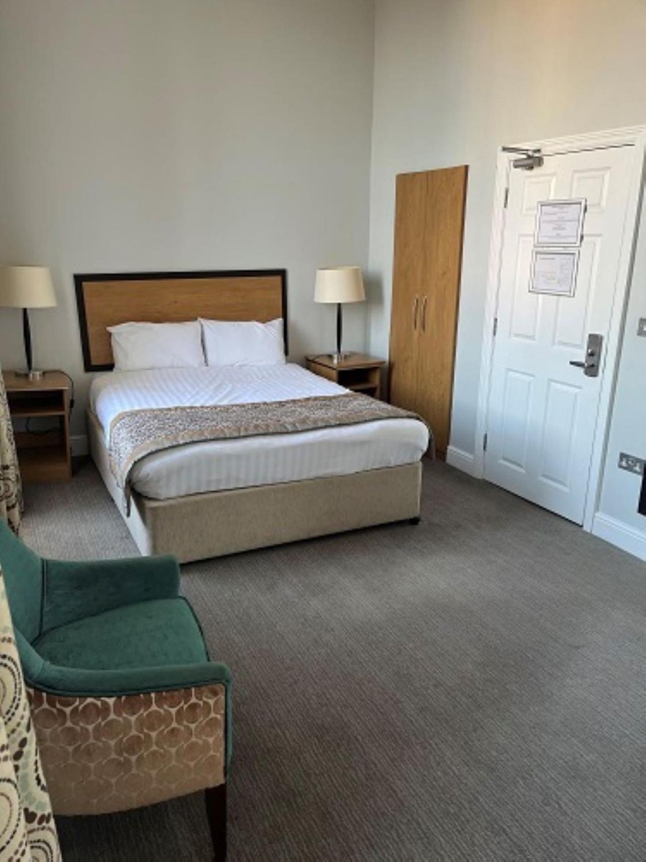 The Riverside House Hotel Mildenhall Eksteriør bilde
