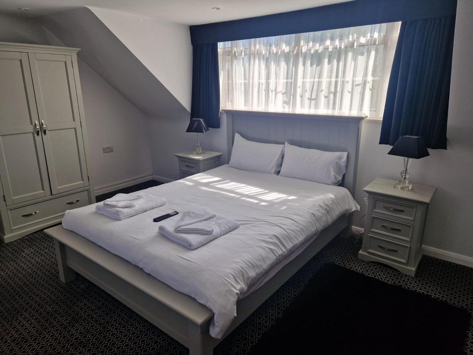 The Riverside House Hotel Mildenhall Eksteriør bilde