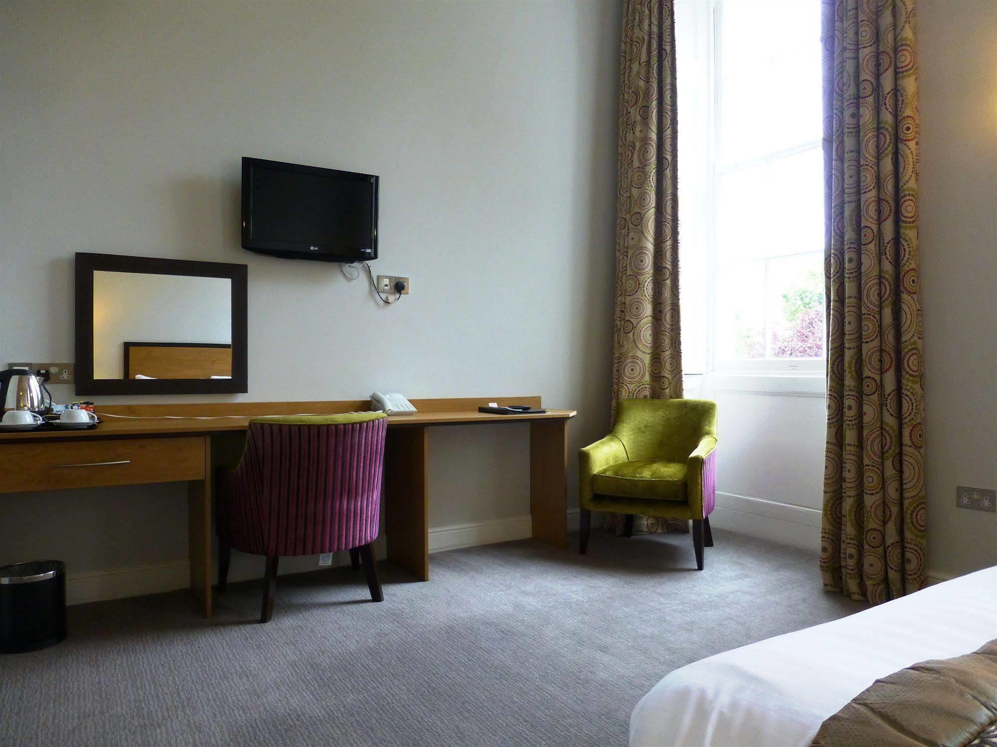 The Riverside House Hotel Mildenhall Eksteriør bilde