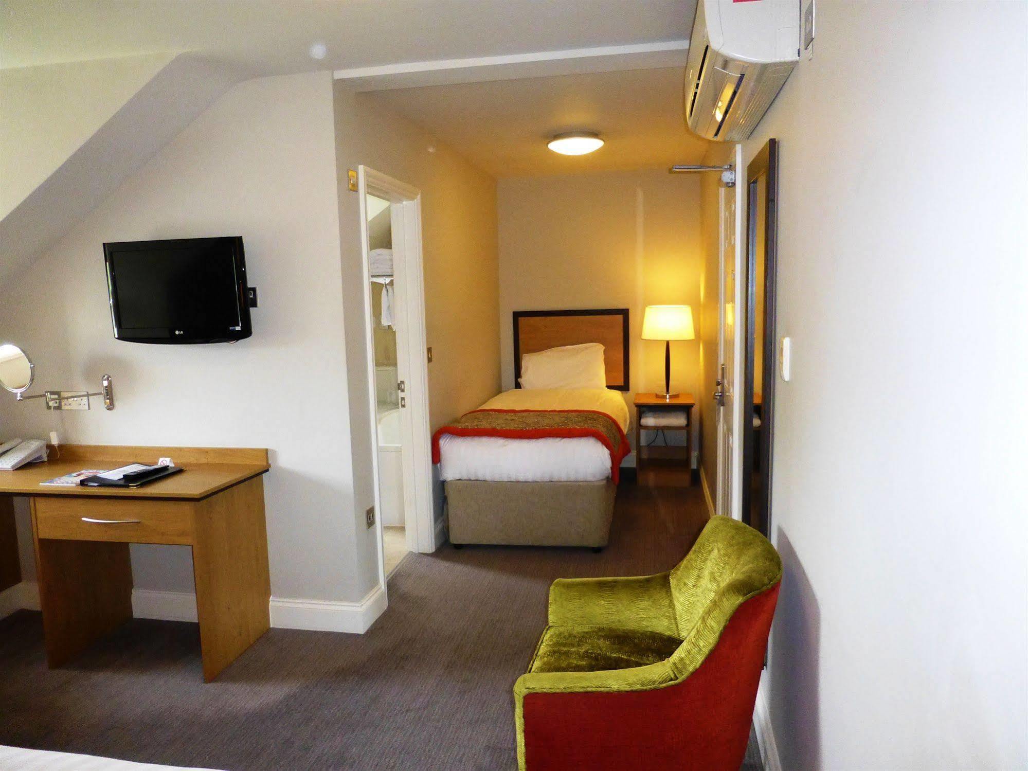 The Riverside House Hotel Mildenhall Eksteriør bilde